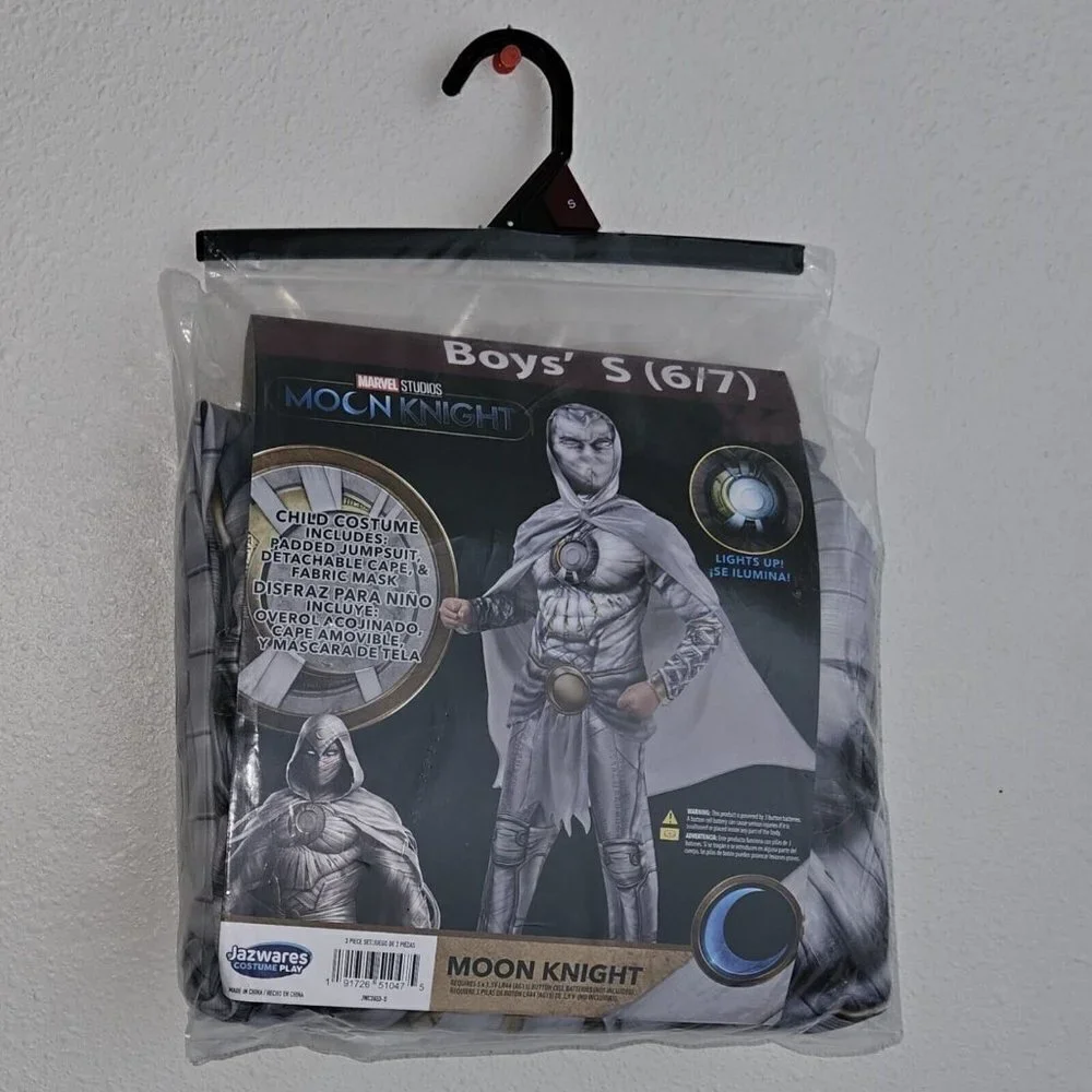 NEW Moon Knight Halloween Costume Boys Small 6/7 Jumpsuit Cape Mask LIGHTS UP